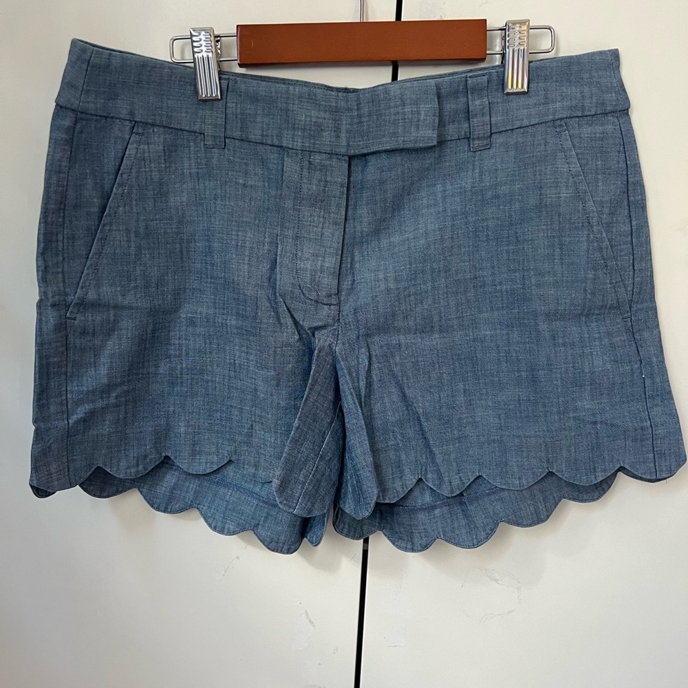 Cute shirts with rounded pattern on seams